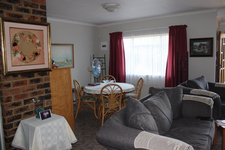 5 Bedroom Property for Sale in Deneysville Free State